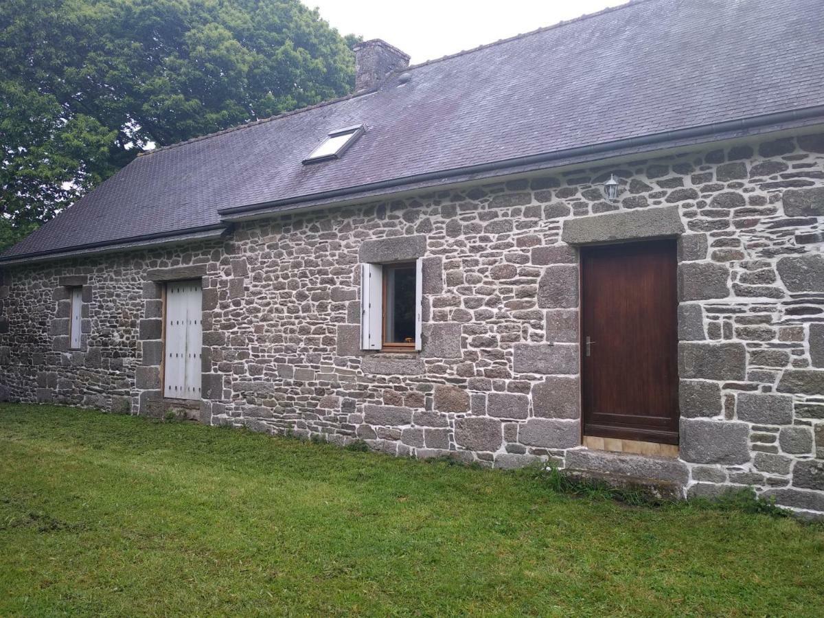 Le Botcol Villa Plouguernevel Exterior photo