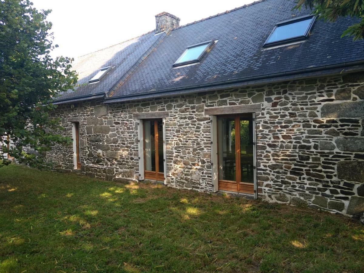Le Botcol Villa Plouguernevel Exterior photo